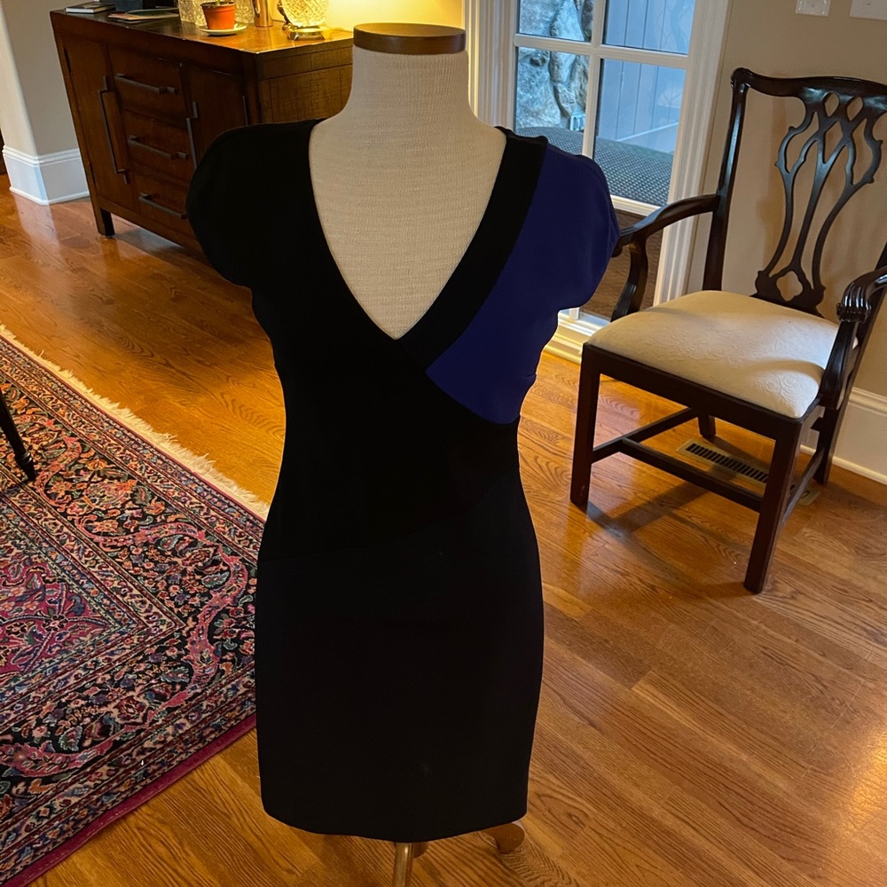 Diane Von Furstenberg V Neck Dress-Size 4